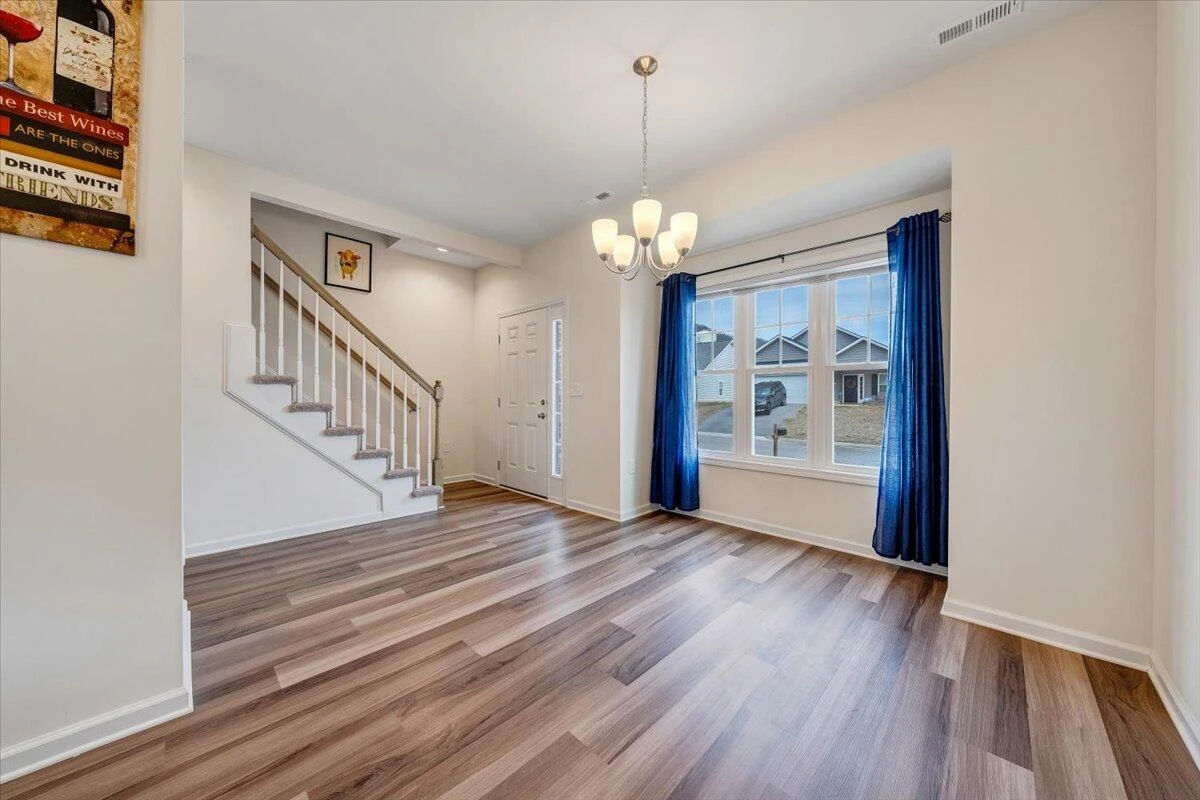 2044 Heys LN - Photo 6