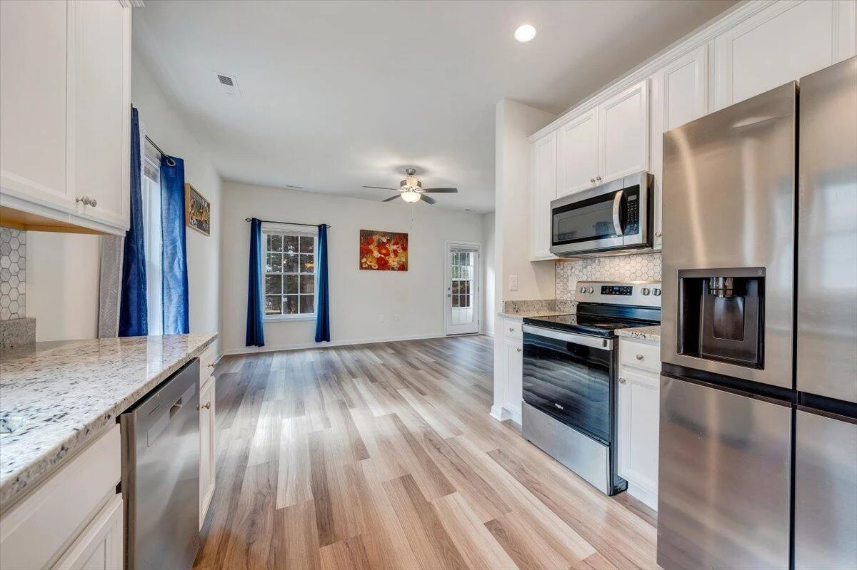 2044 Heys LN - Photo 8