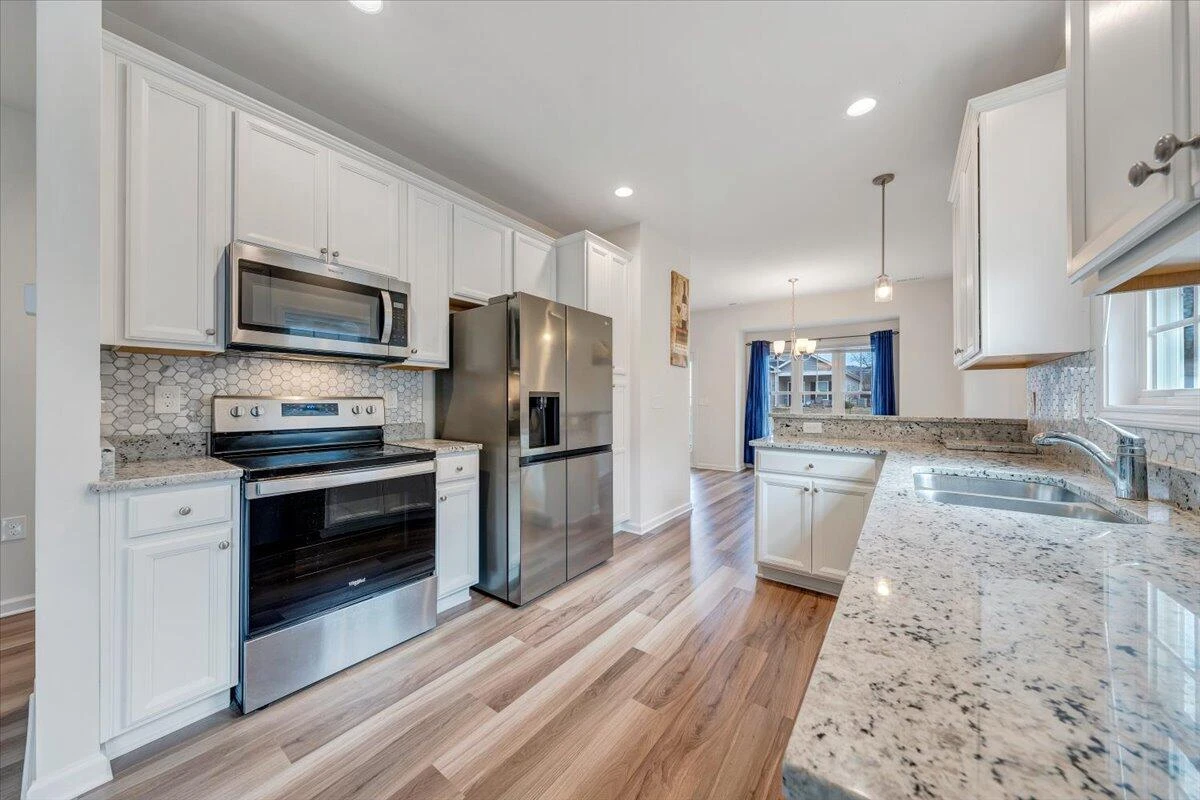 2044 Heys LN - Photo 9