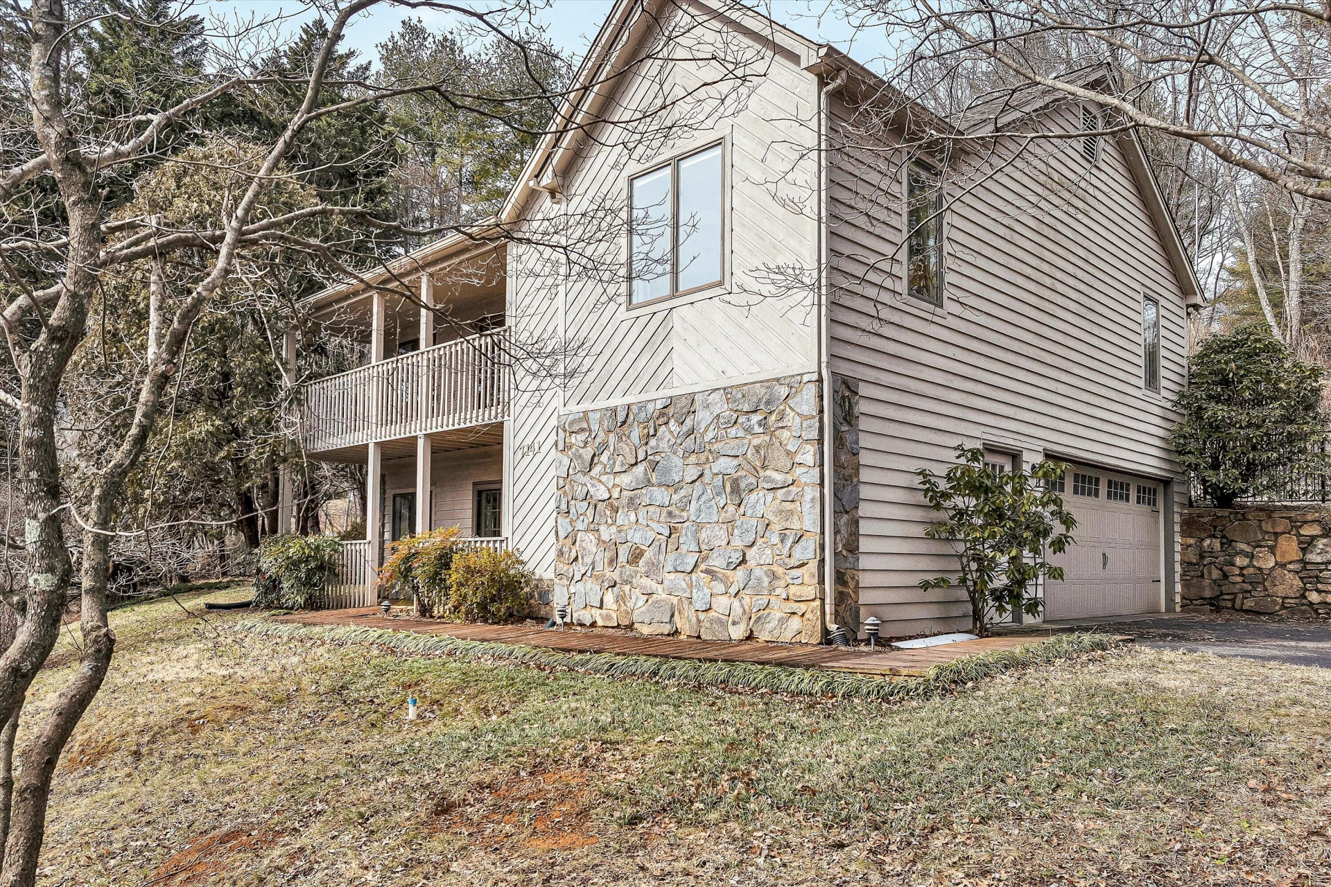 7141 Bent Mountain RD - Photo 3
