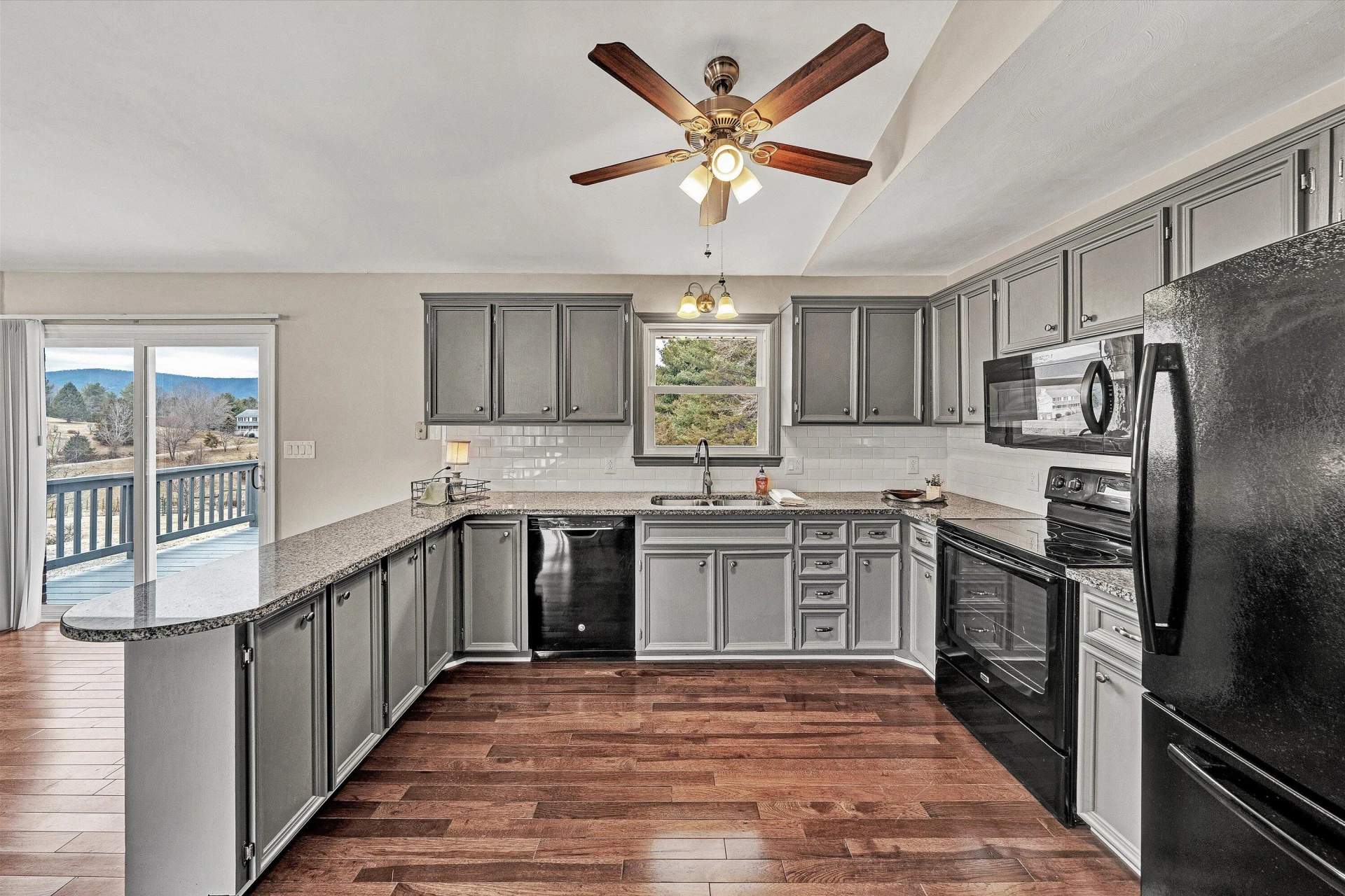 3862 Country Club RD - Photo 14