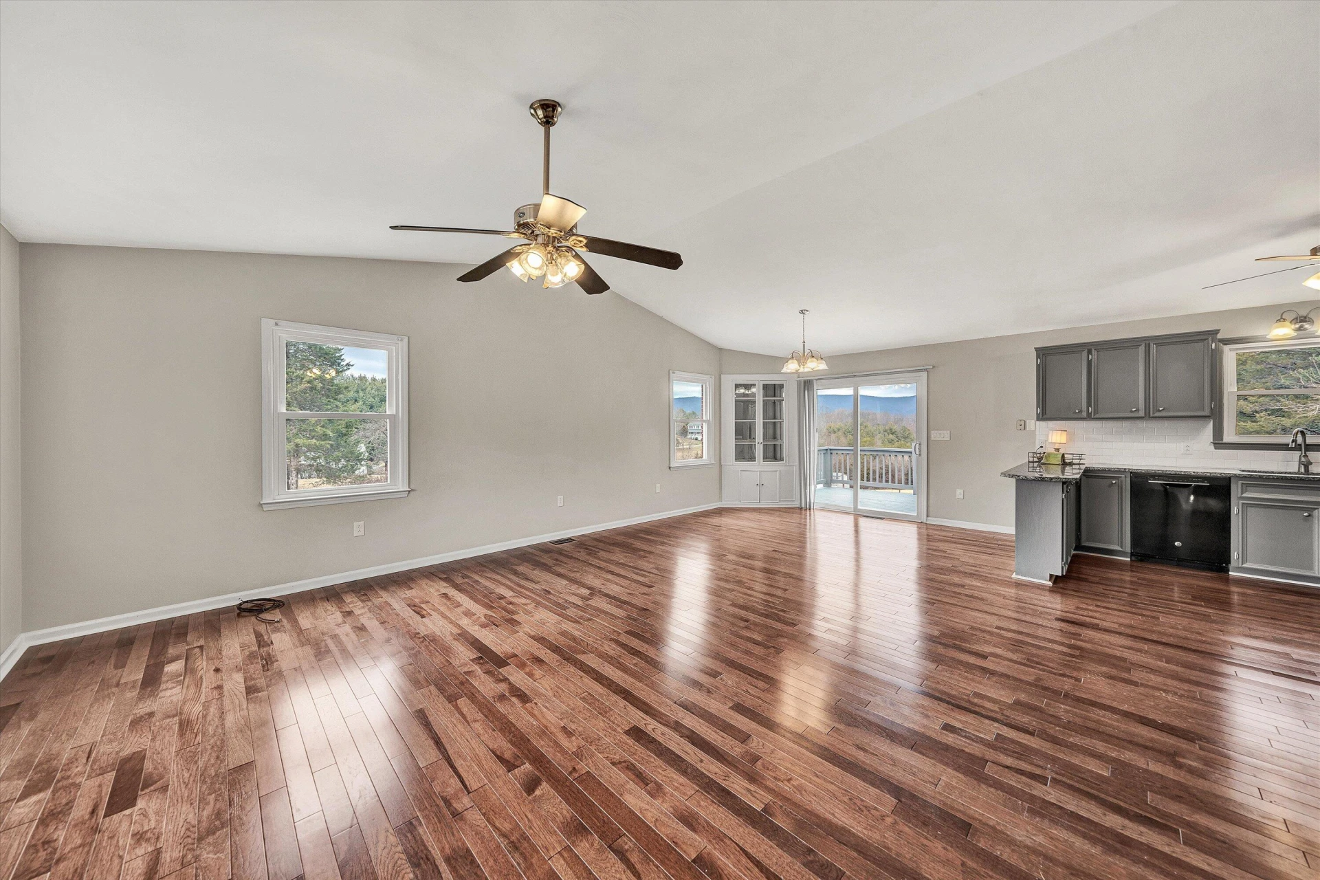3862 Country Club RD - Photo 9