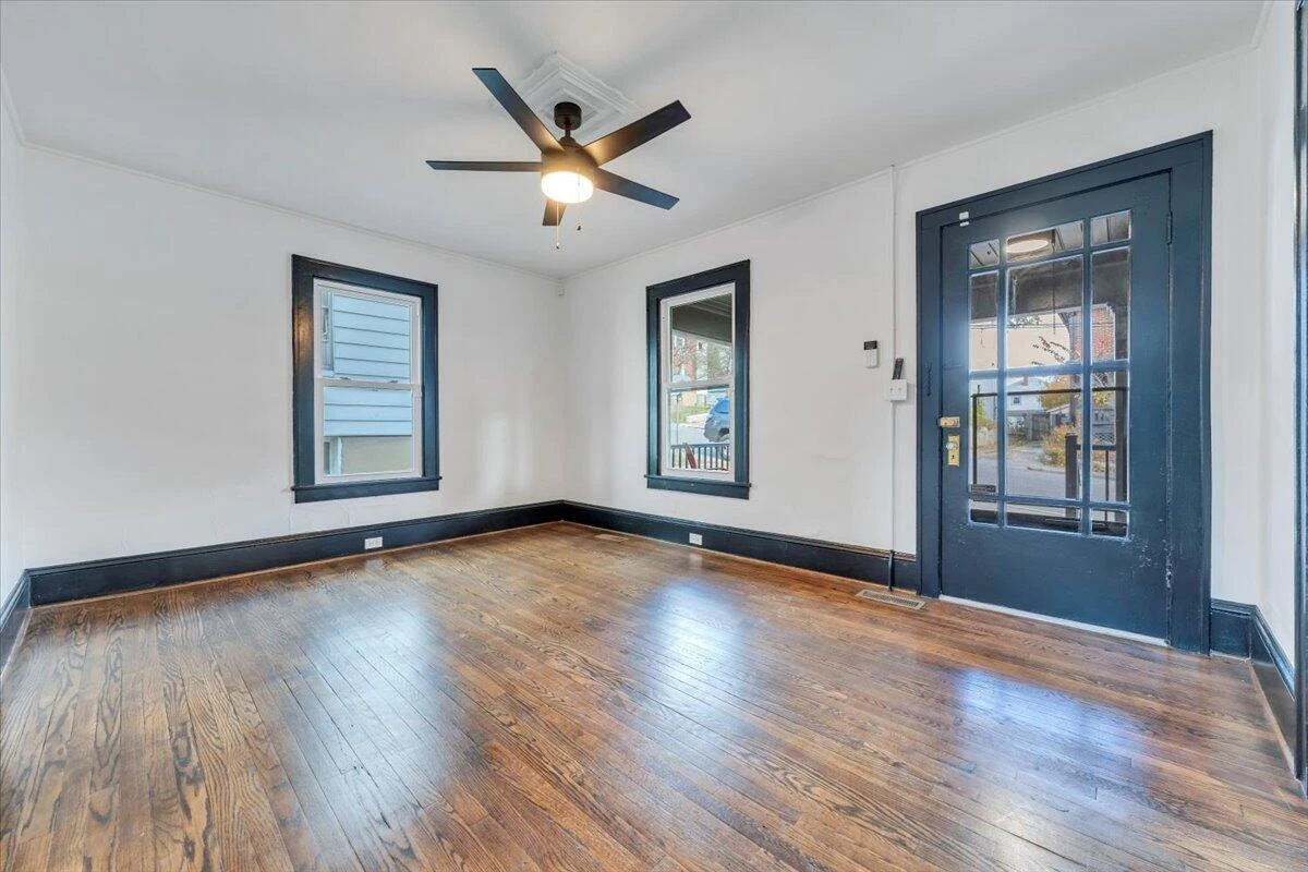1509 7Th ST SE - Photo 3