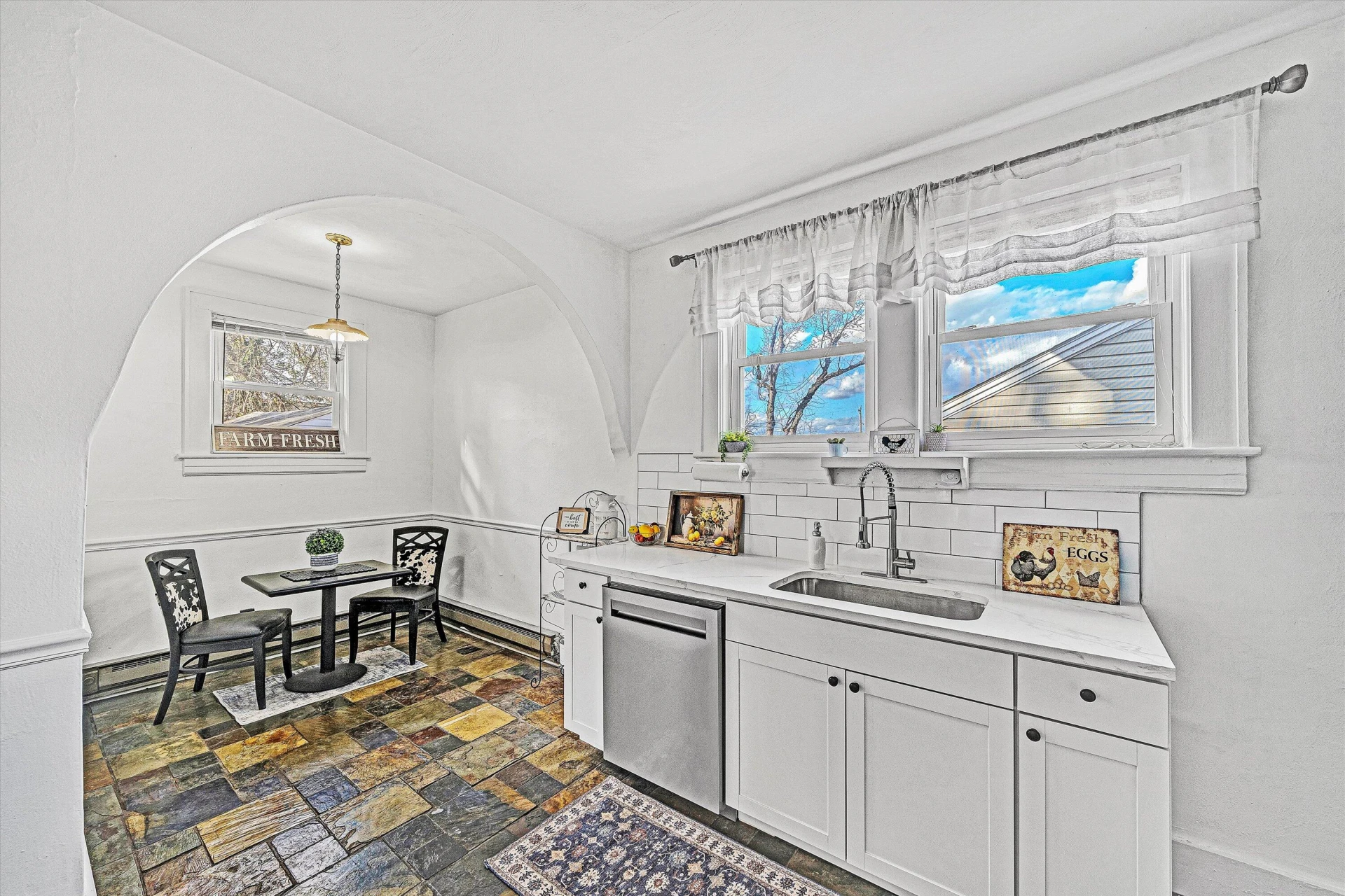 2126 Colgate ST NE - Photo 13