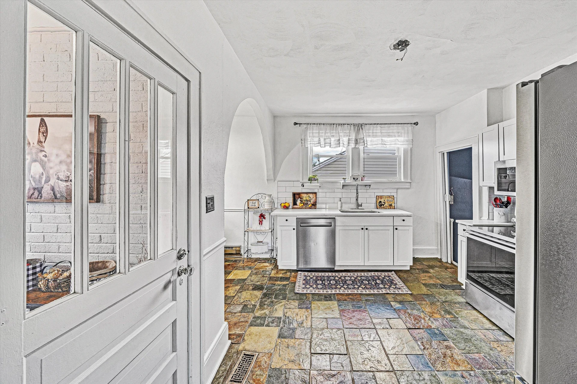 2126 Colgate ST NE - Photo 14