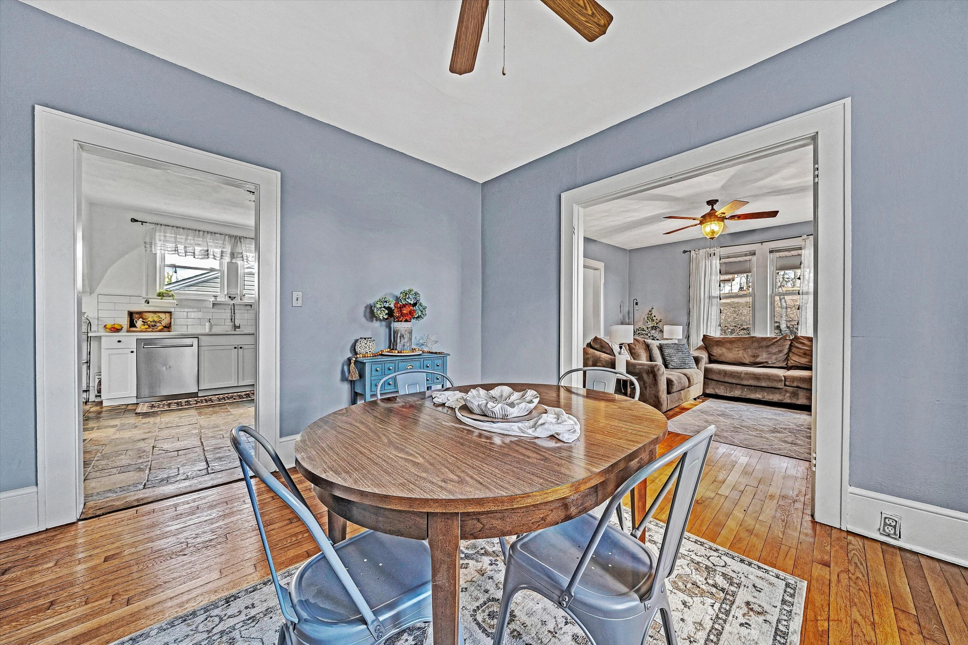 2126 Colgate ST NE - Photo 16