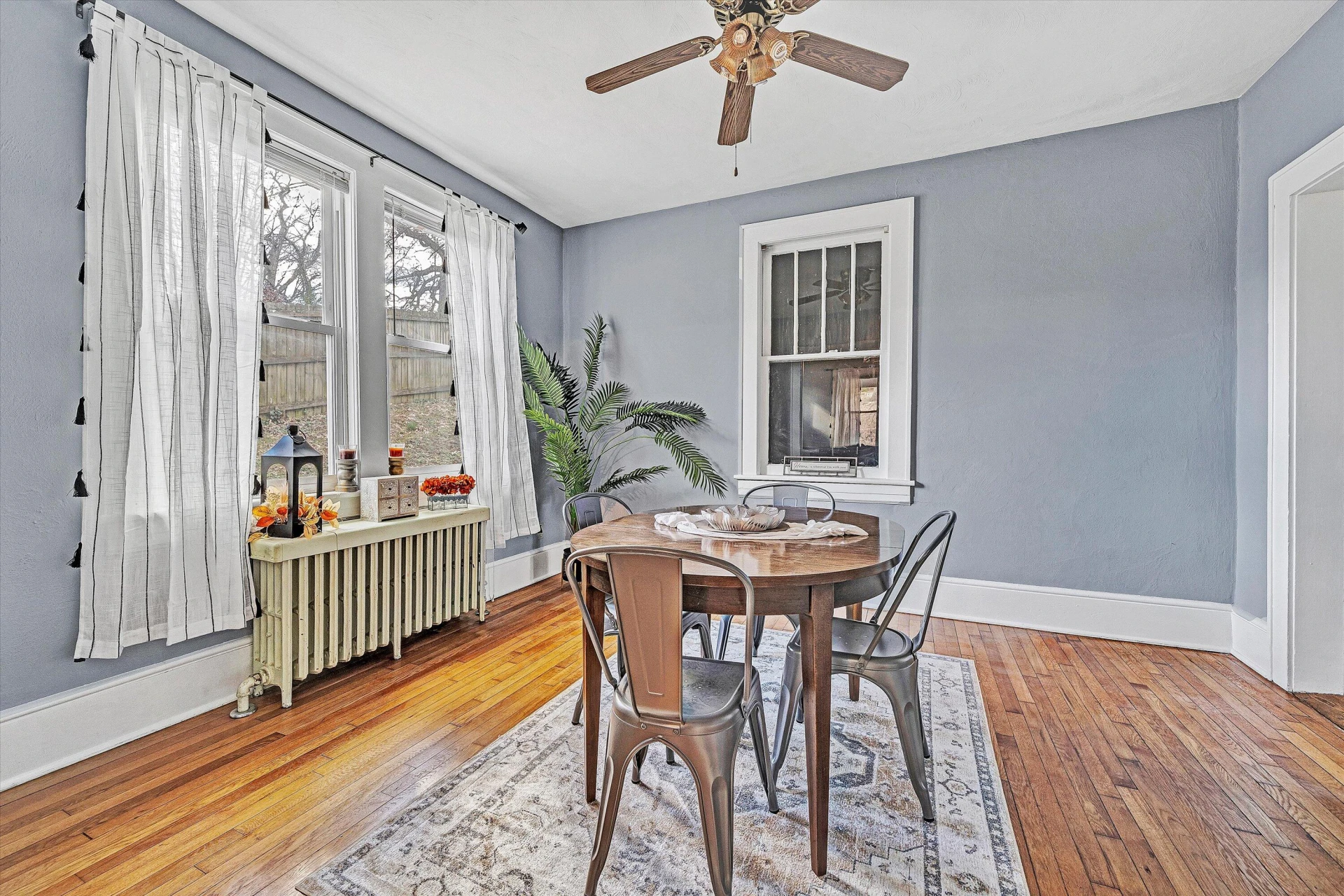 2126 Colgate ST NE - Photo 17