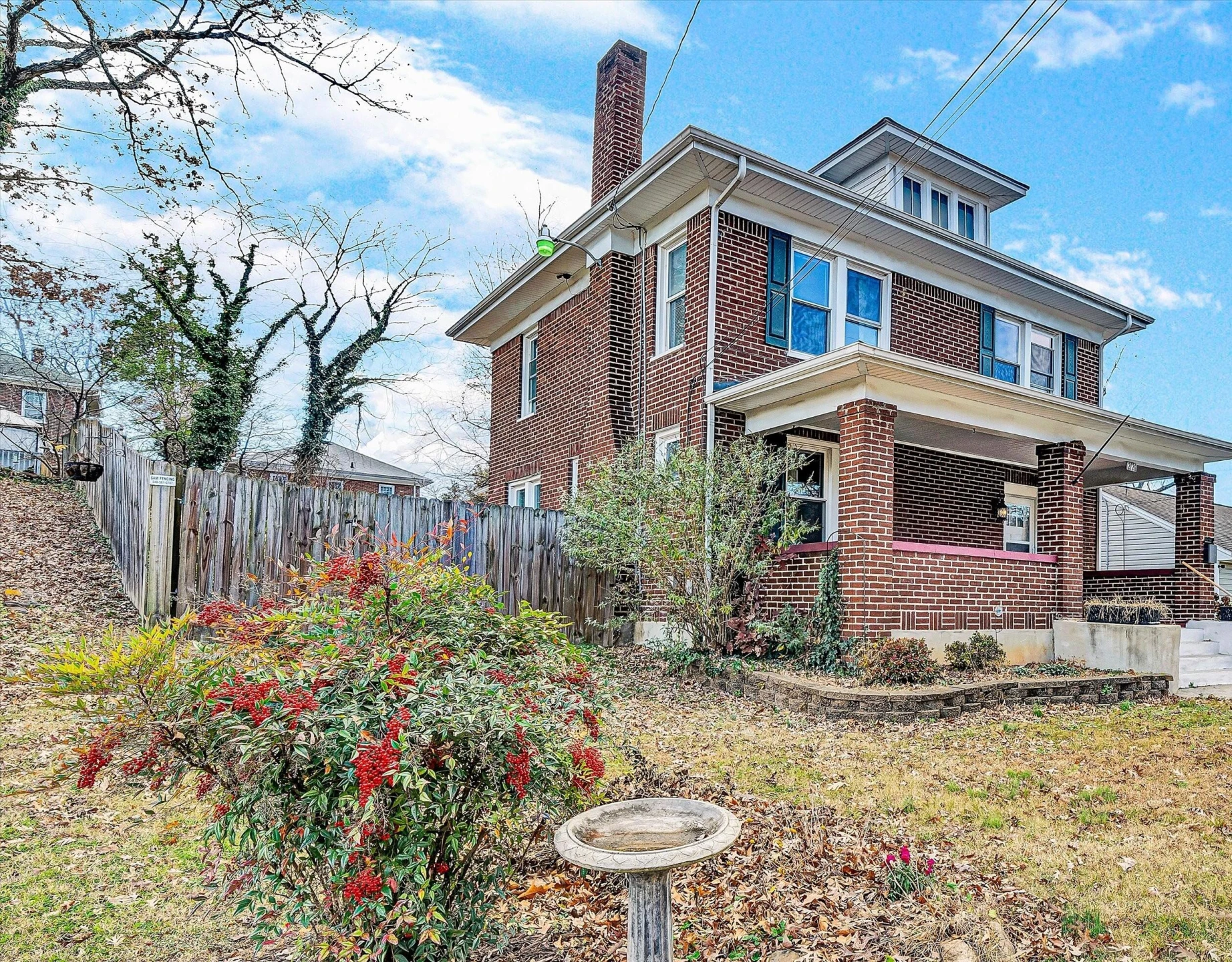2126 Colgate ST NE - Photo 3
