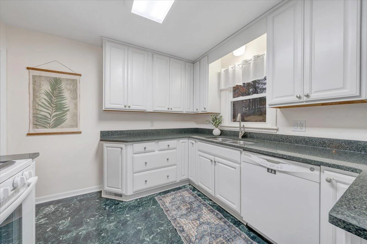 5033 Youngwood DR NW - Photo 19