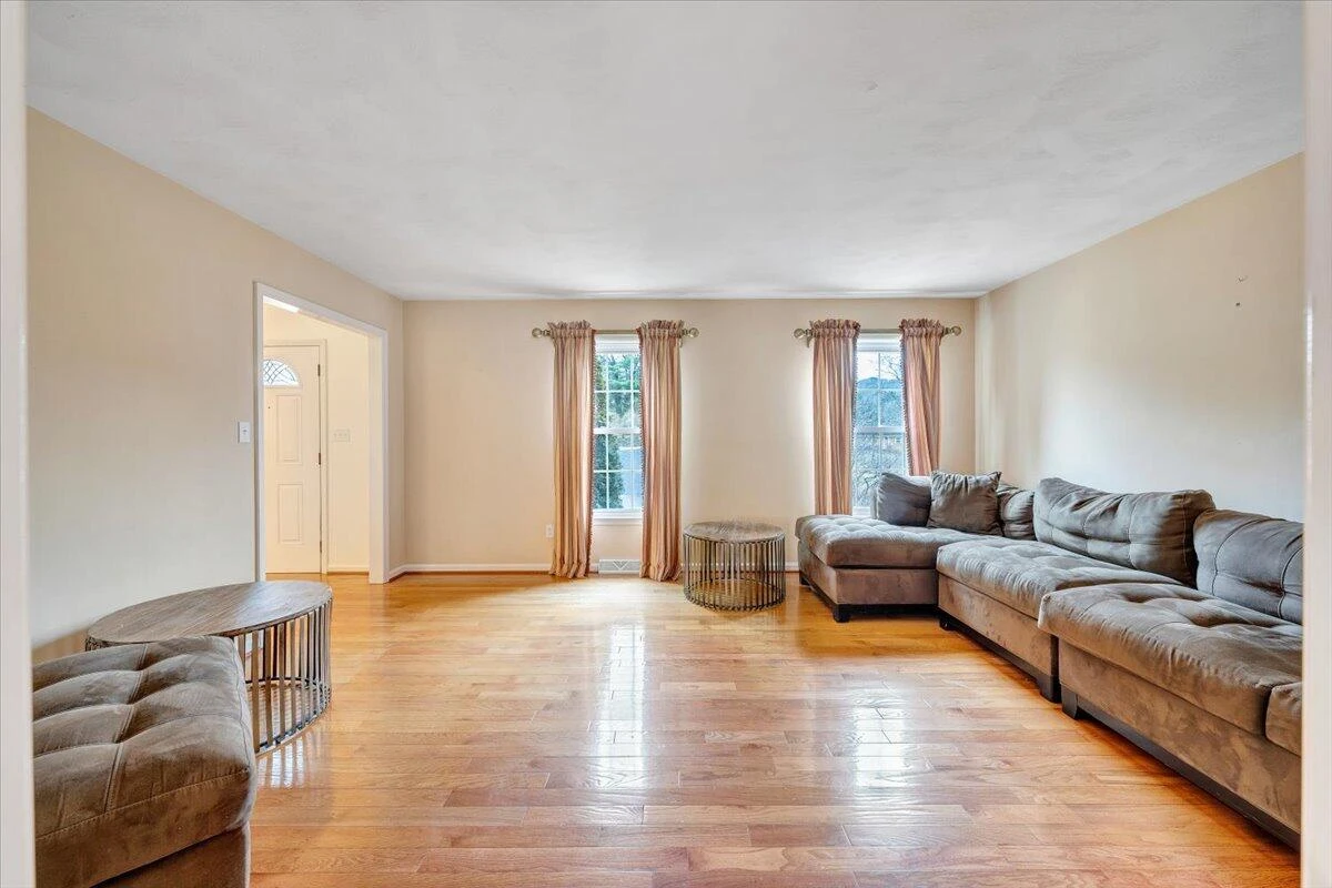 302 Ivy LN - Photo 11
