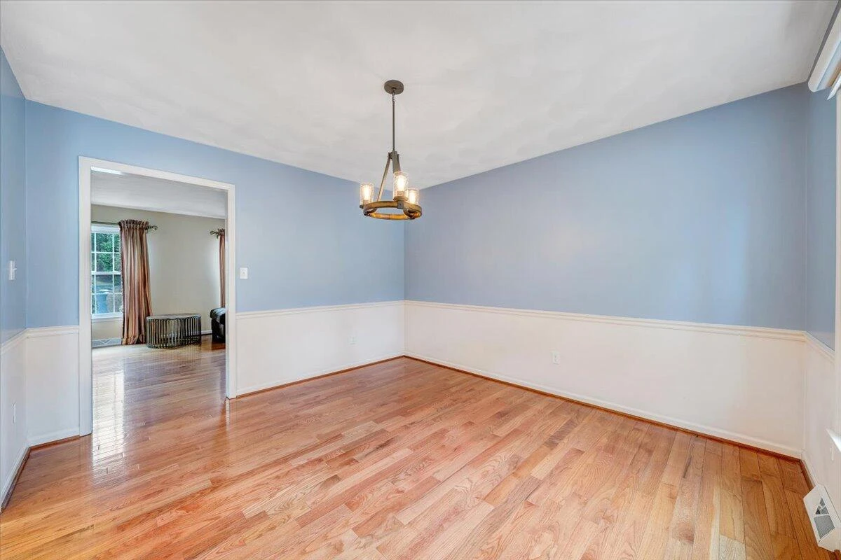 302 Ivy LN - Photo 13