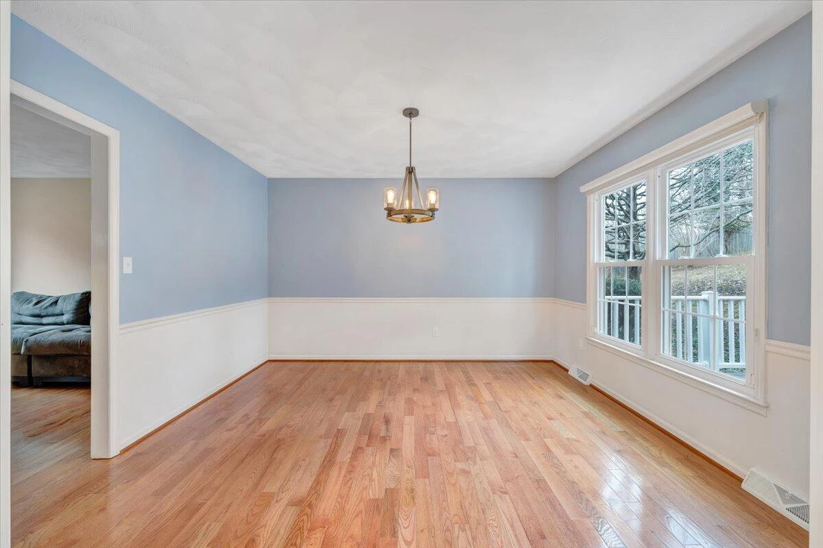 302 Ivy LN - Photo 14