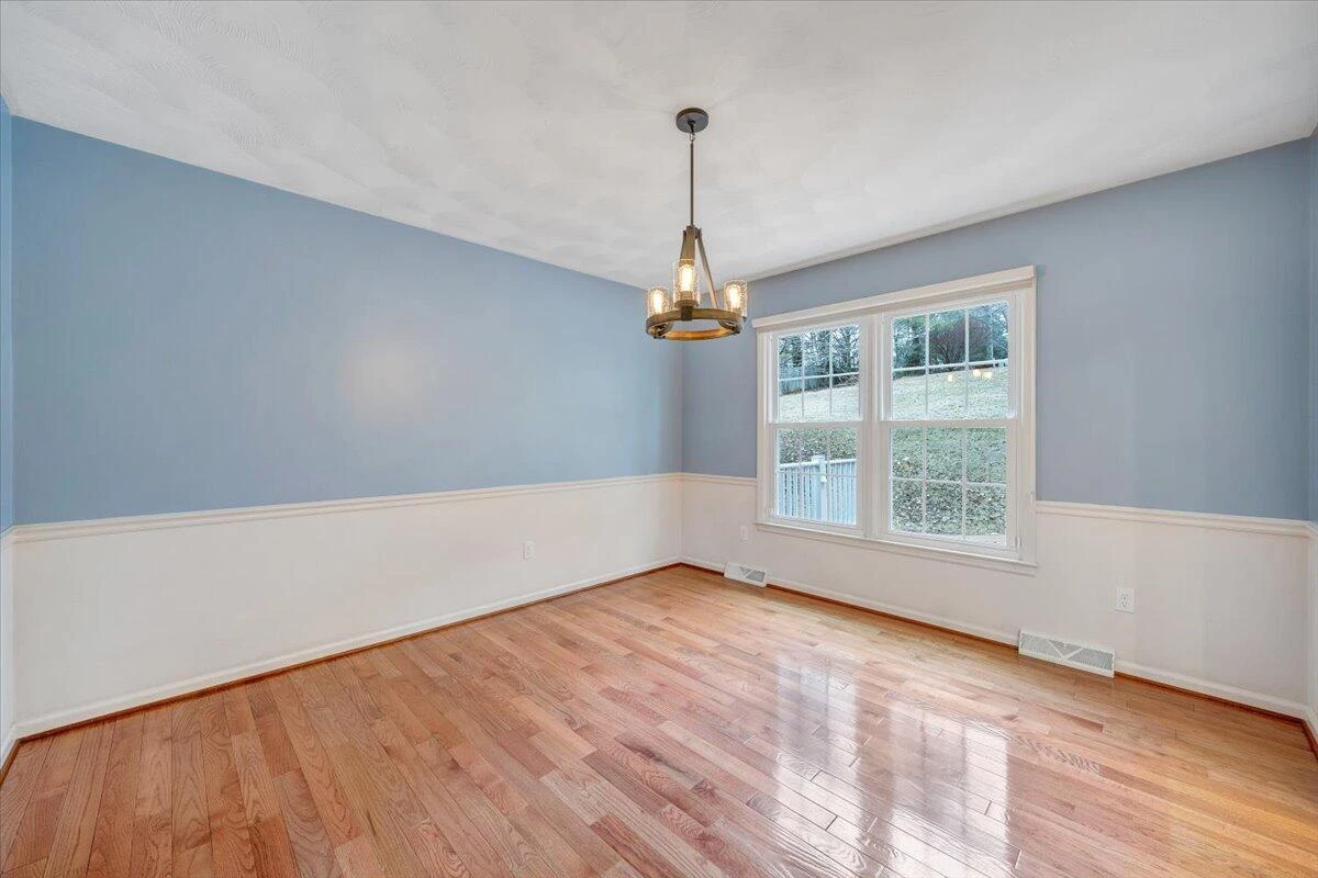 302 Ivy LN - Photo 15