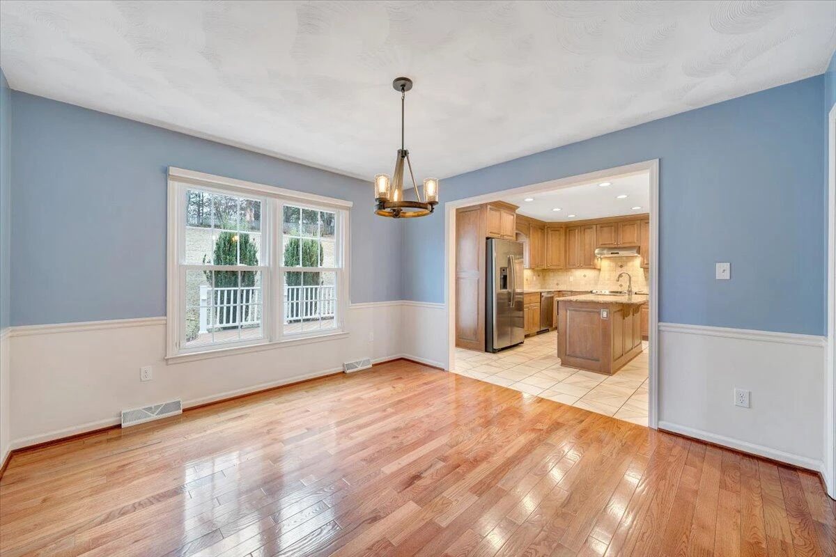 302 Ivy LN - Photo 16