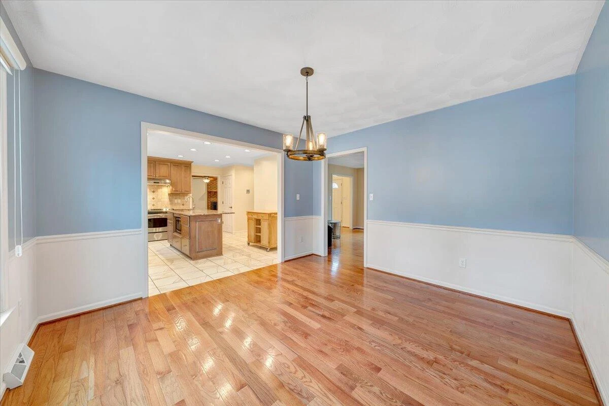 302 Ivy LN - Photo 17