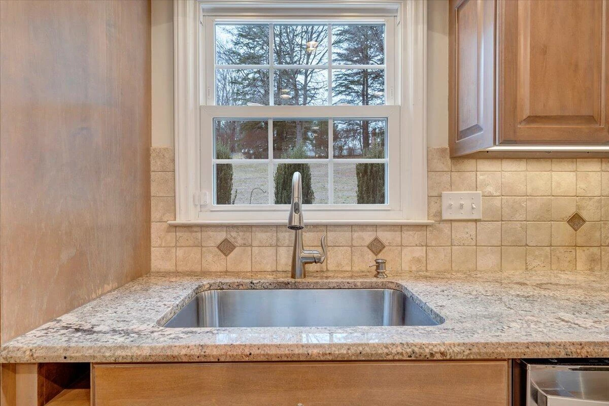 302 Ivy LN - Photo 23