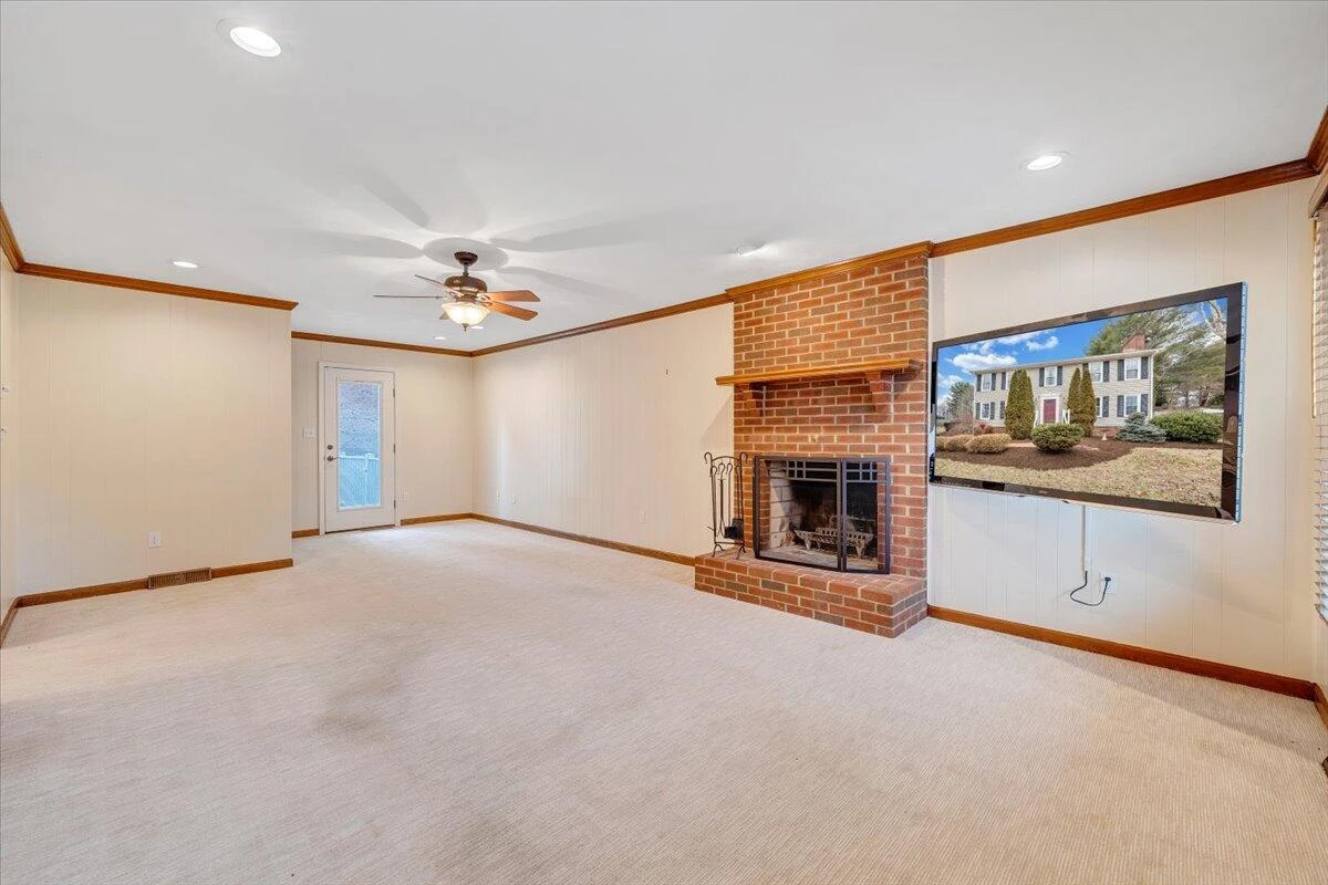 302 Ivy LN - Photo 29
