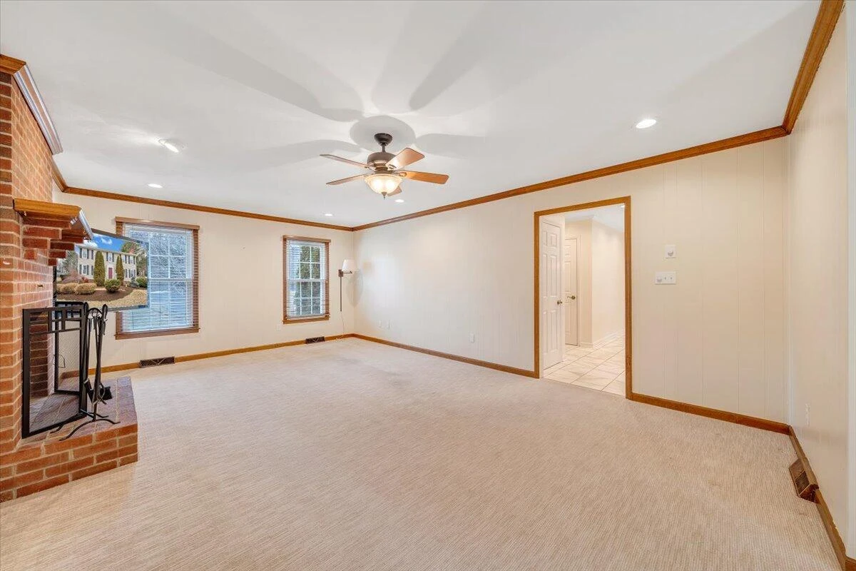 302 Ivy LN - Photo 31
