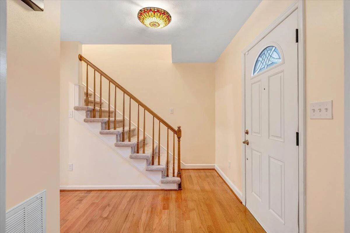 302 Ivy LN - Photo 6