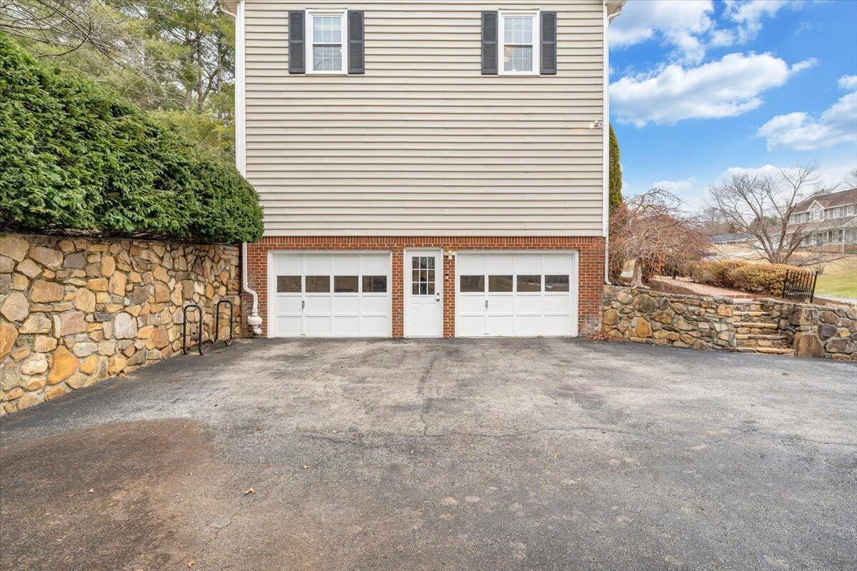 302 Ivy LN - Photo 79