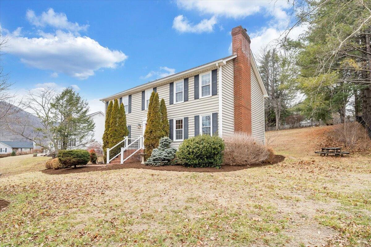 302 Ivy LN - Photo 85
