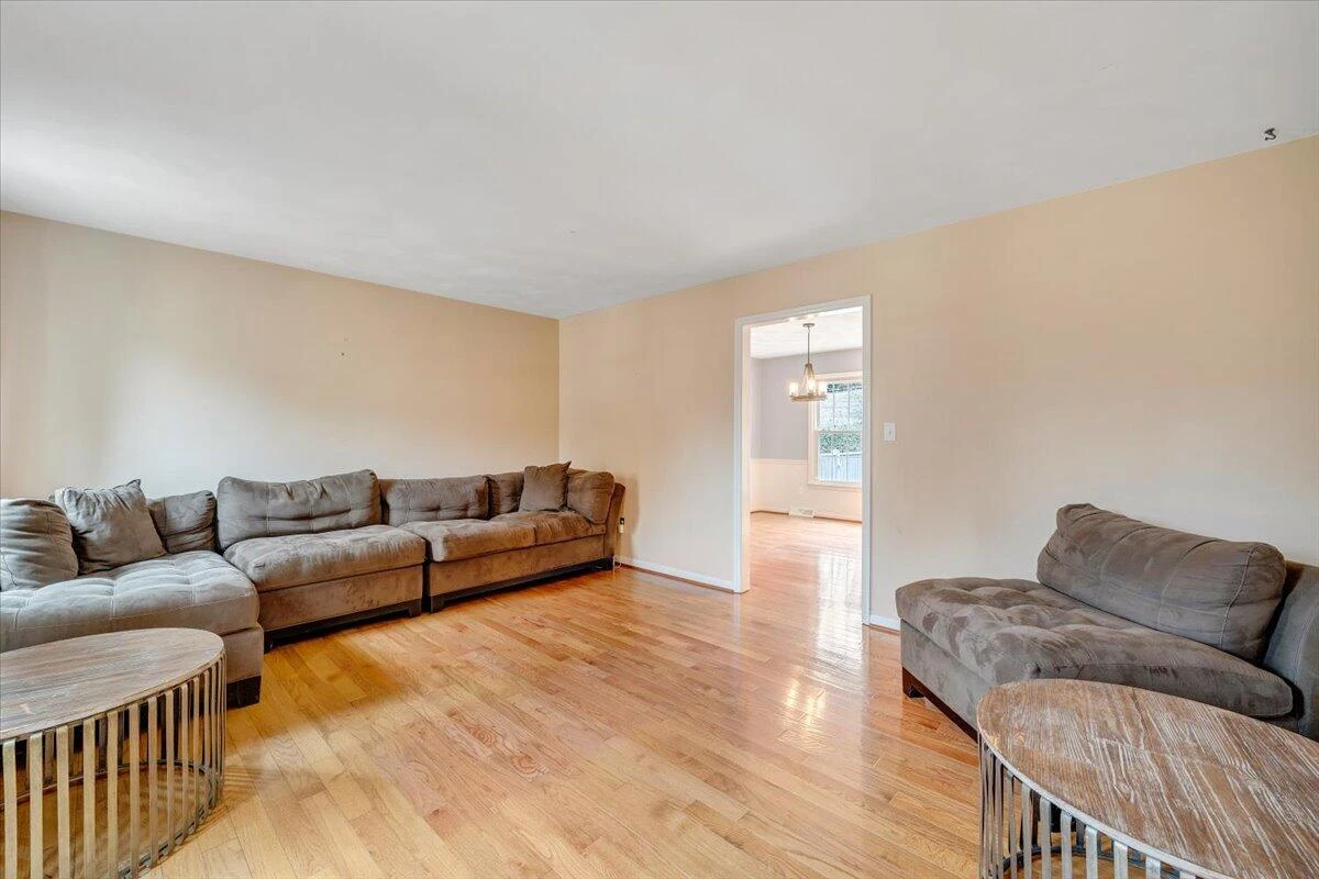 302 Ivy LN - Photo 9