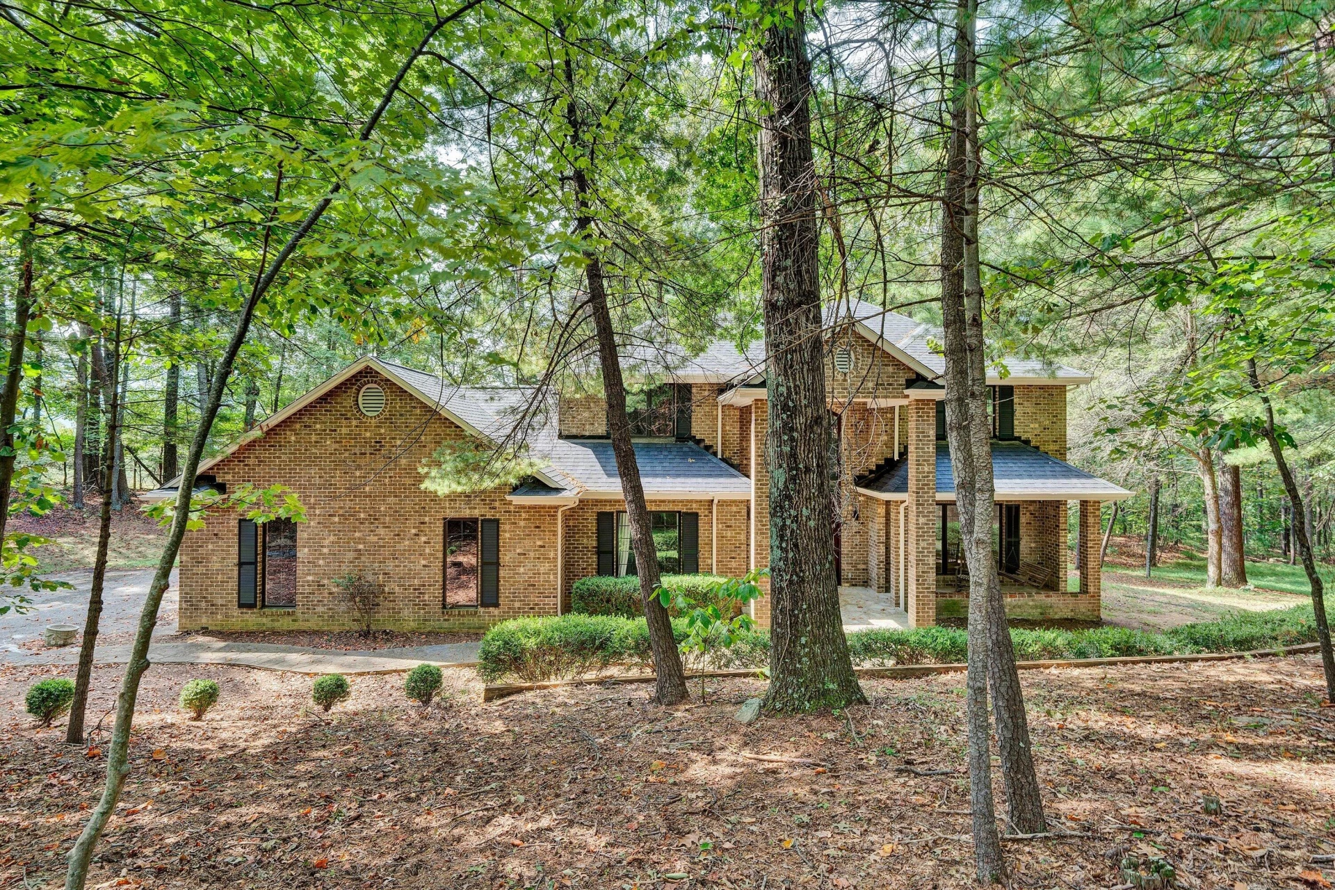 1624 Sunberry CIR - Photo 2