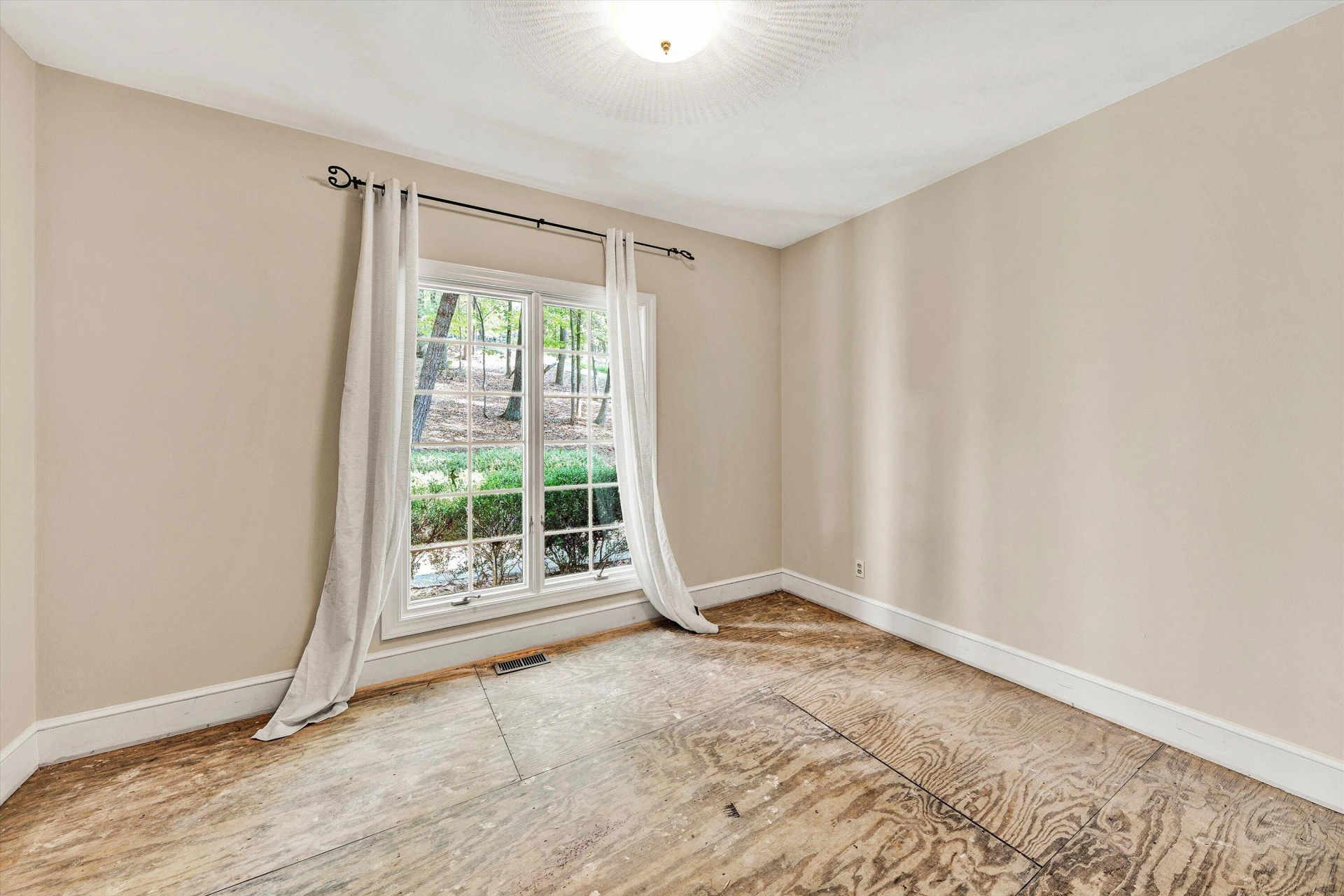1624 Sunberry CIR - Photo 8