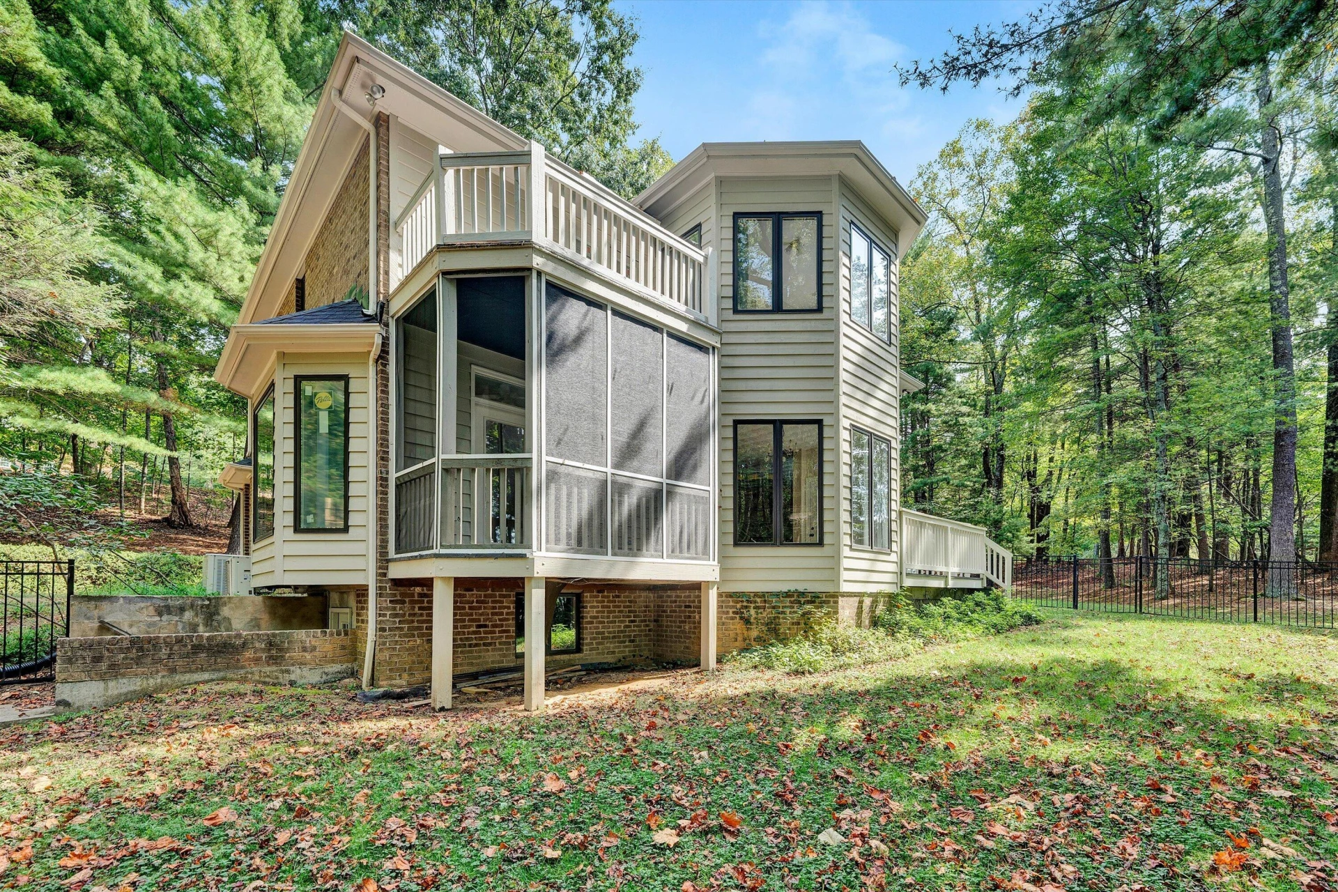 1624 Sunberry CIR - Photo 48
