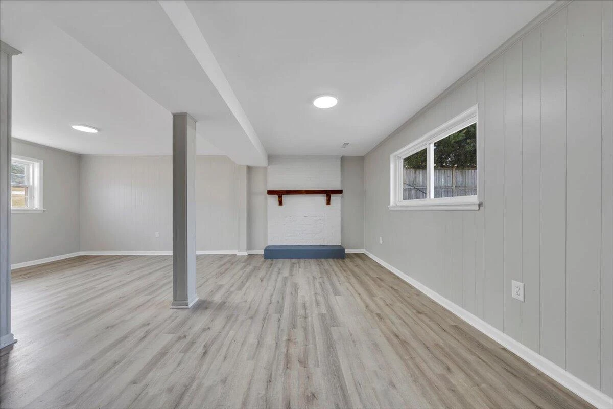4639 Girard DR - Photo 24