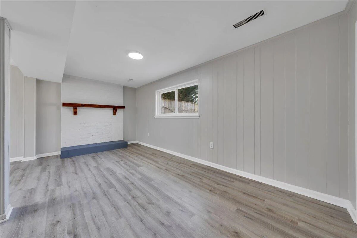 4639 Girard DR - Photo 25
