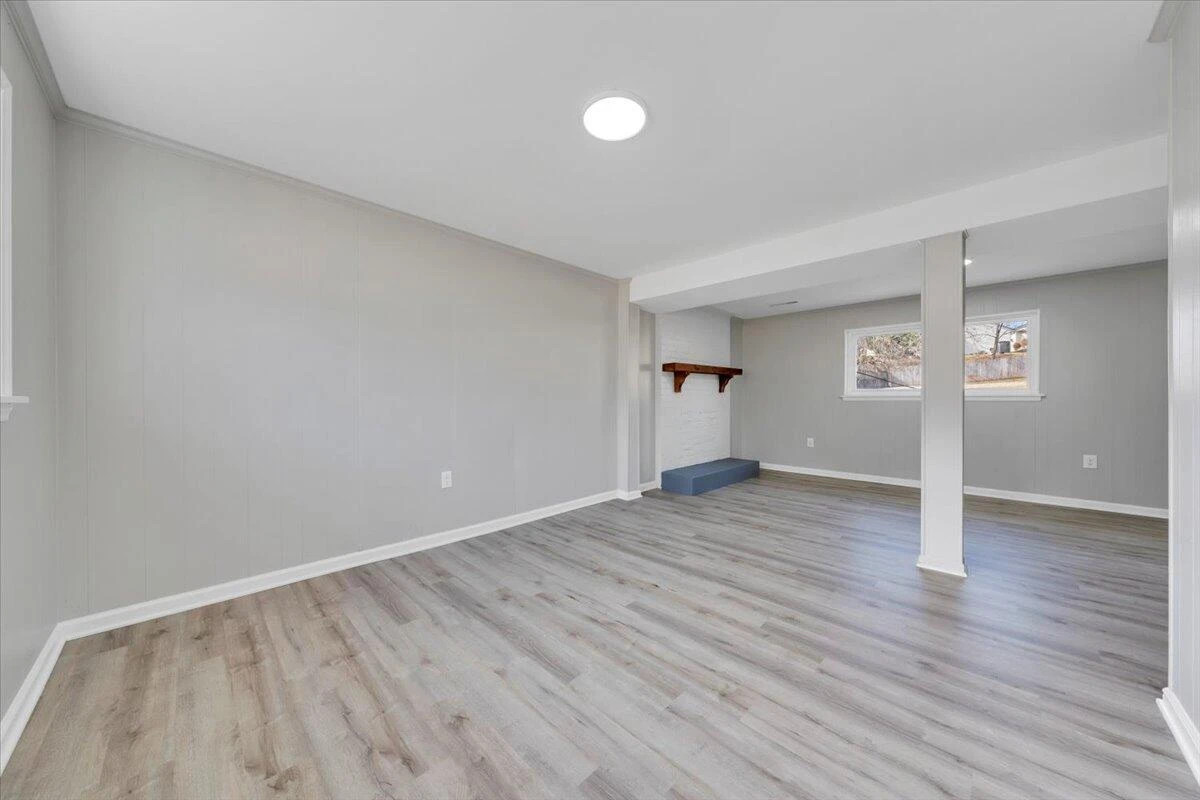 4639 Girard DR - Photo 29