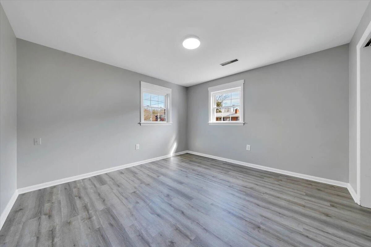 4639 Girard DR - Photo 33