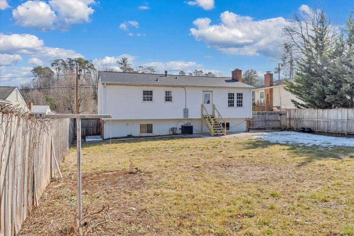 4639 Girard DR - Photo 40