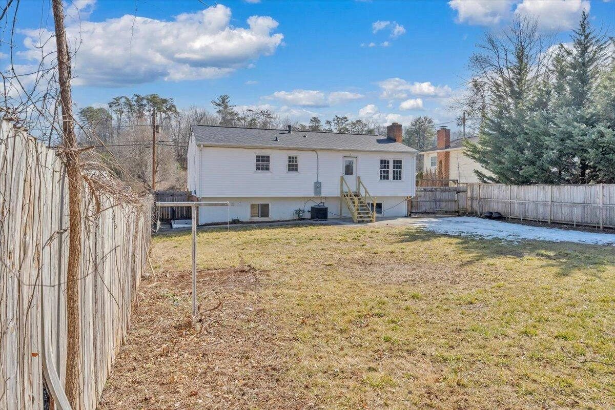 4639 Girard DR - Photo 41