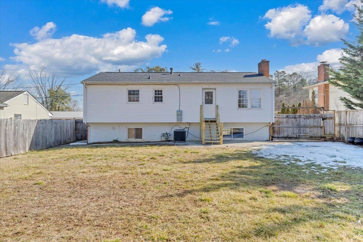 4639 Girard DR - Photo 42