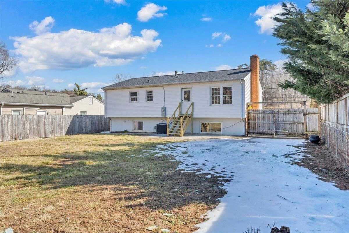 4639 Girard DR - Photo 44