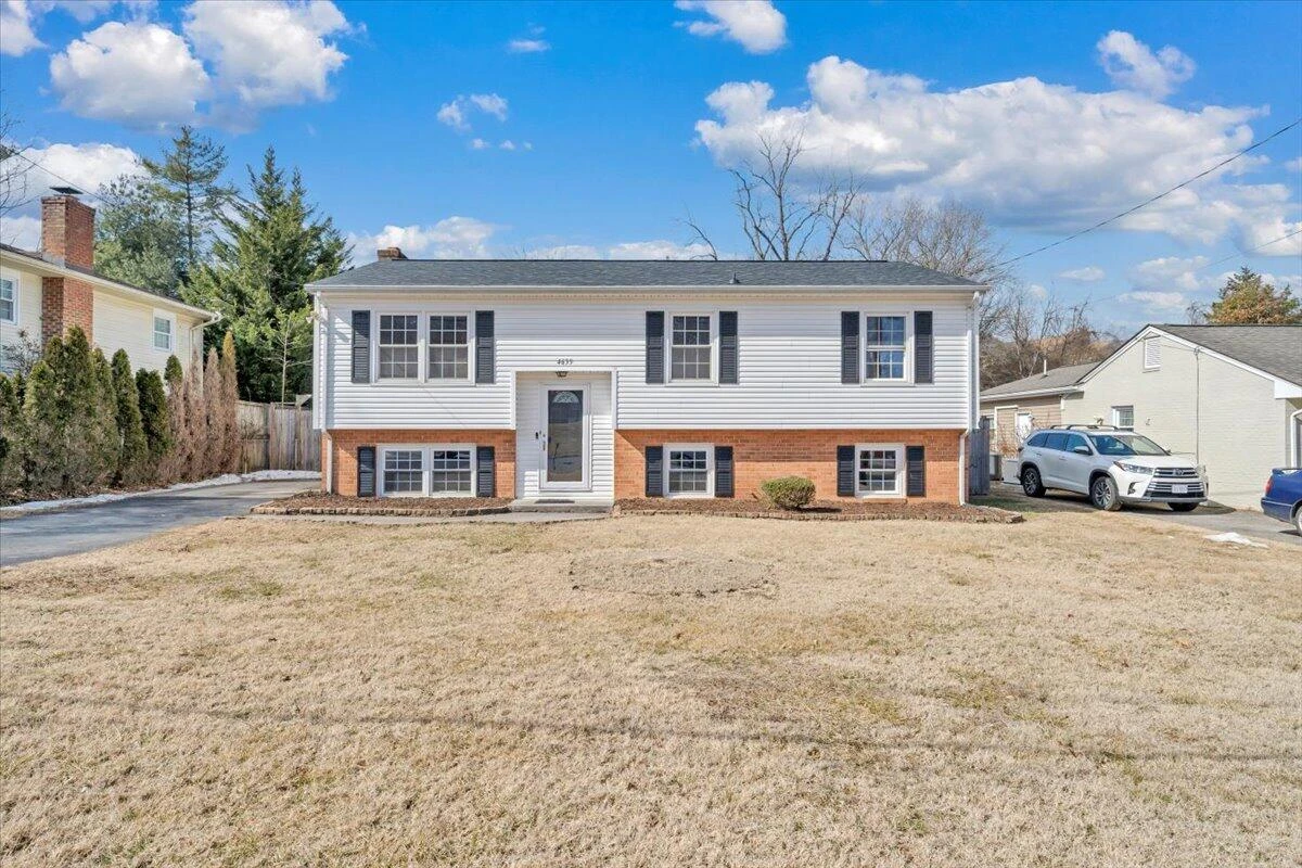 4639 Girard DR - Photo 47