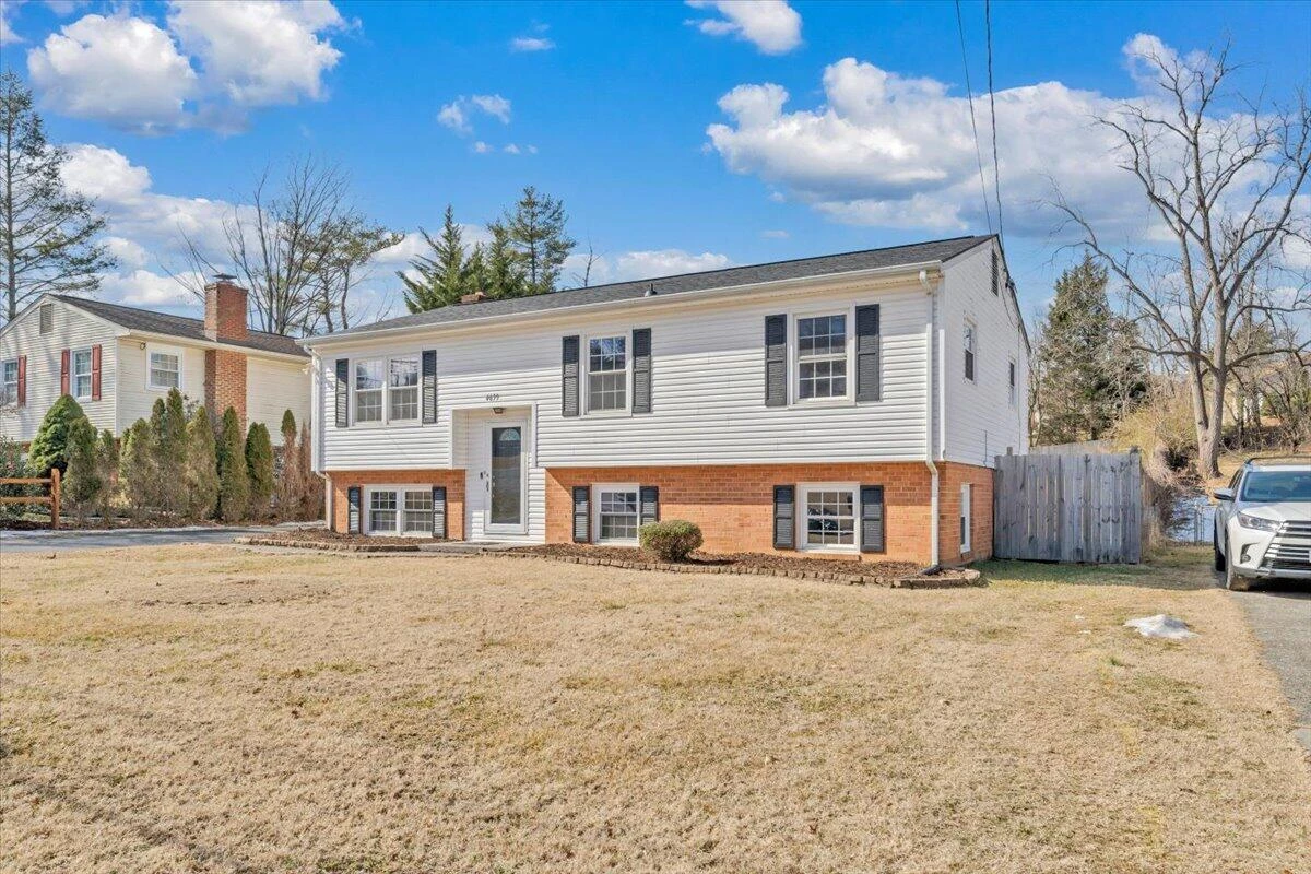 4639 Girard DR - Photo 49