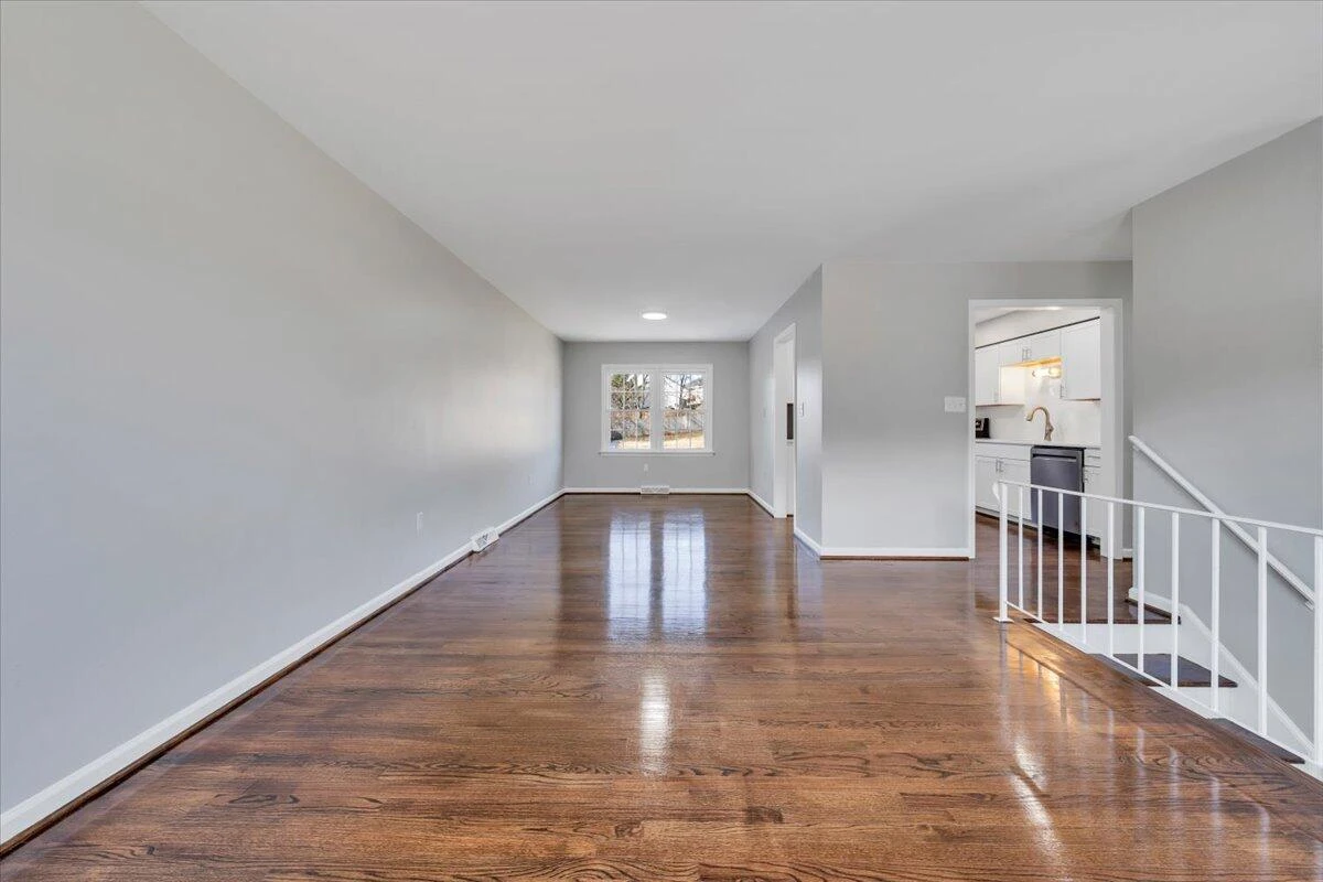 4639 Girard DR - Photo 8