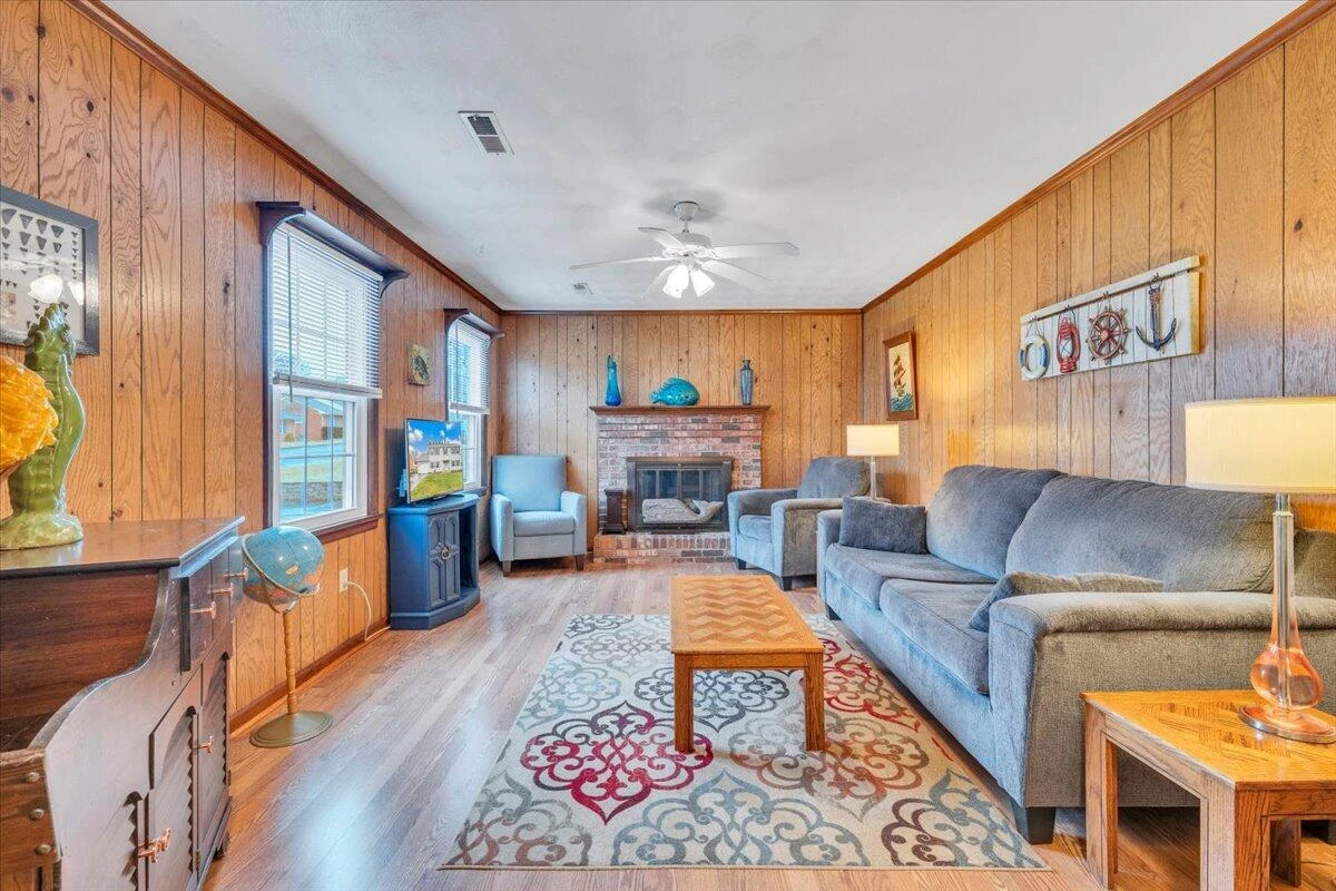419 Rebecca LN - Photo 14