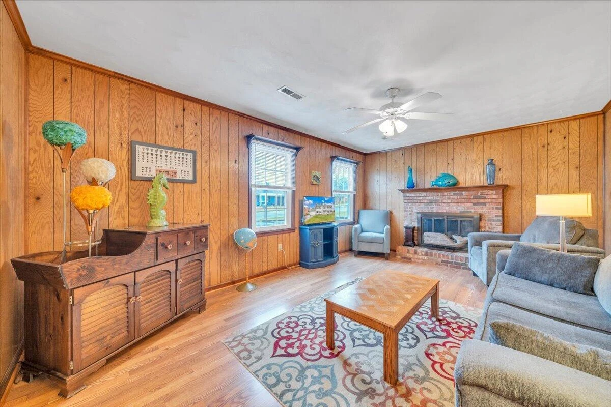 419 Rebecca LN - Photo 15