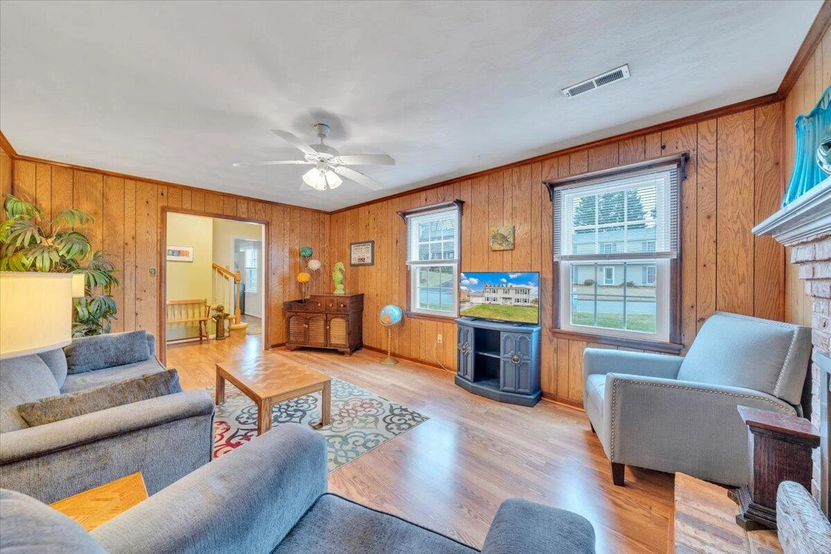 419 Rebecca LN - Photo 16