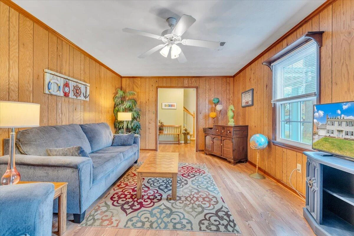 419 Rebecca LN - Photo 17