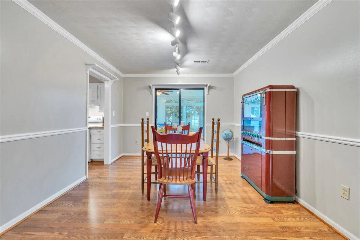 419 Rebecca LN - Photo 22