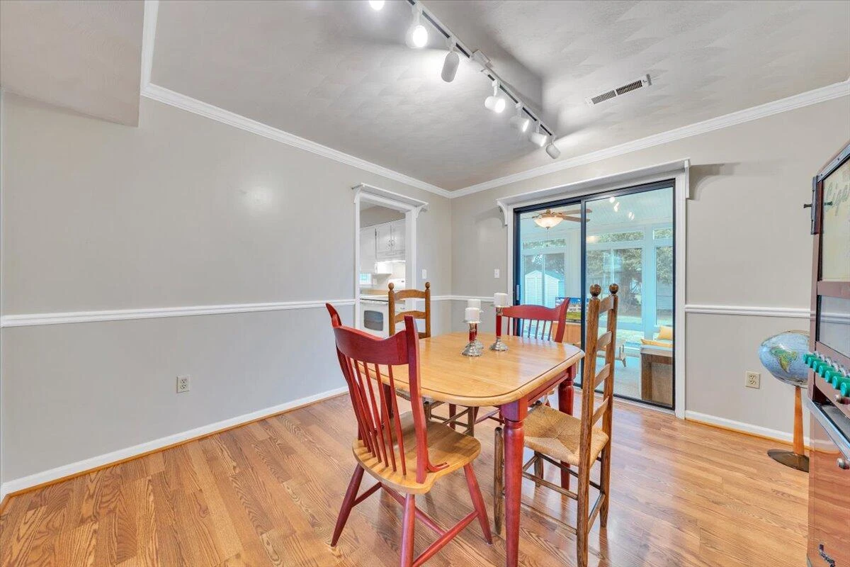 419 Rebecca LN - Photo 23