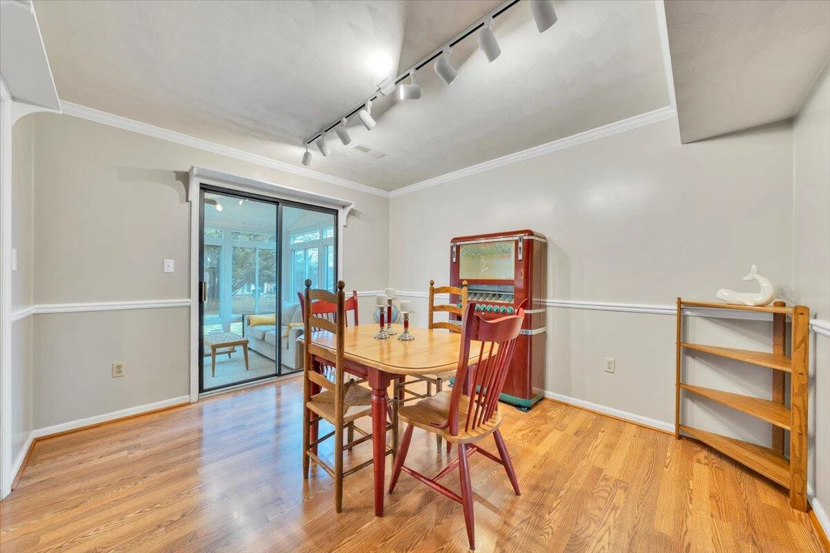 419 Rebecca LN - Photo 24