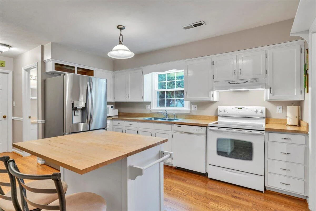 419 Rebecca LN - Photo 26