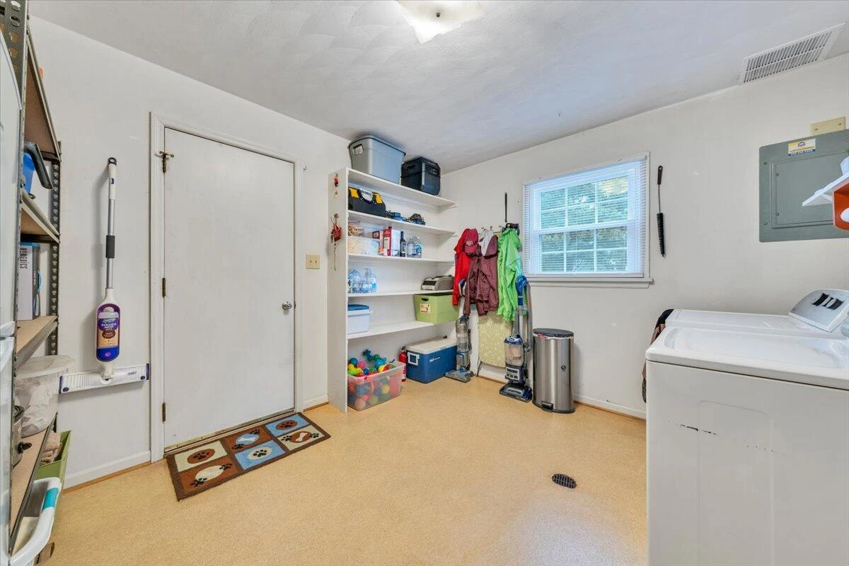 419 Rebecca LN - Photo 34