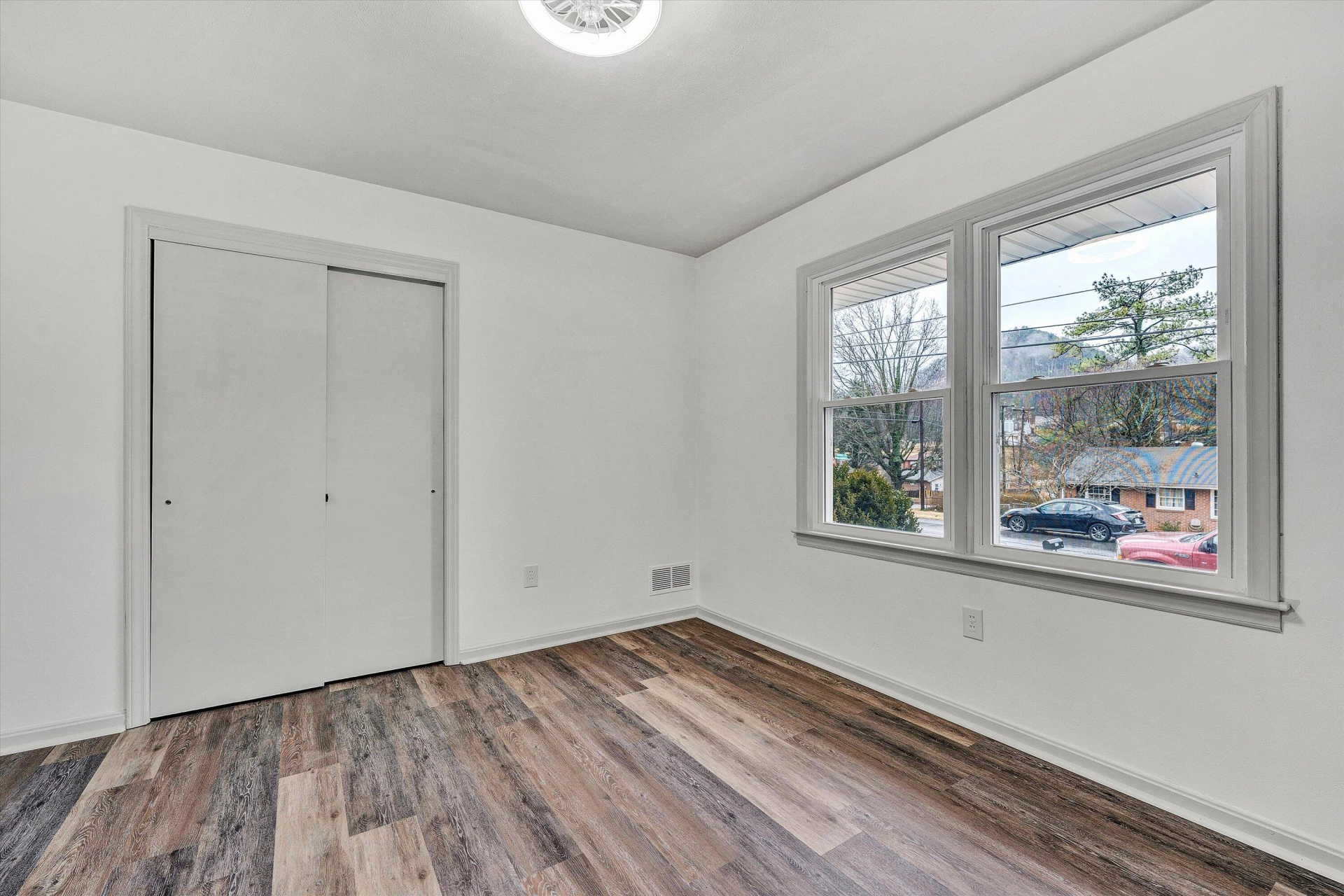 5401 Warwood DR - Photo 20